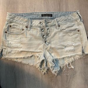 Distressed Abercrombie shorts 6/28 Light Wash